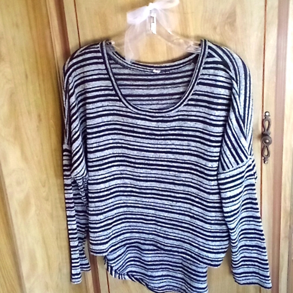 Jessica Simpson Lightweight Sweater